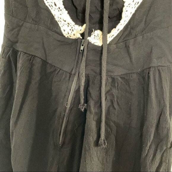 Black Open Back Lace Crochet Trim Romper - Picture 9 of 9